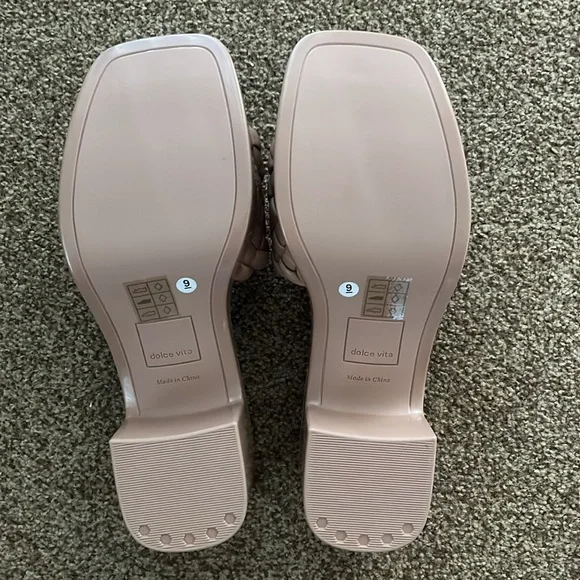 NWOT Dolce Vita Goldy Size 9 - Picture 2 of 16